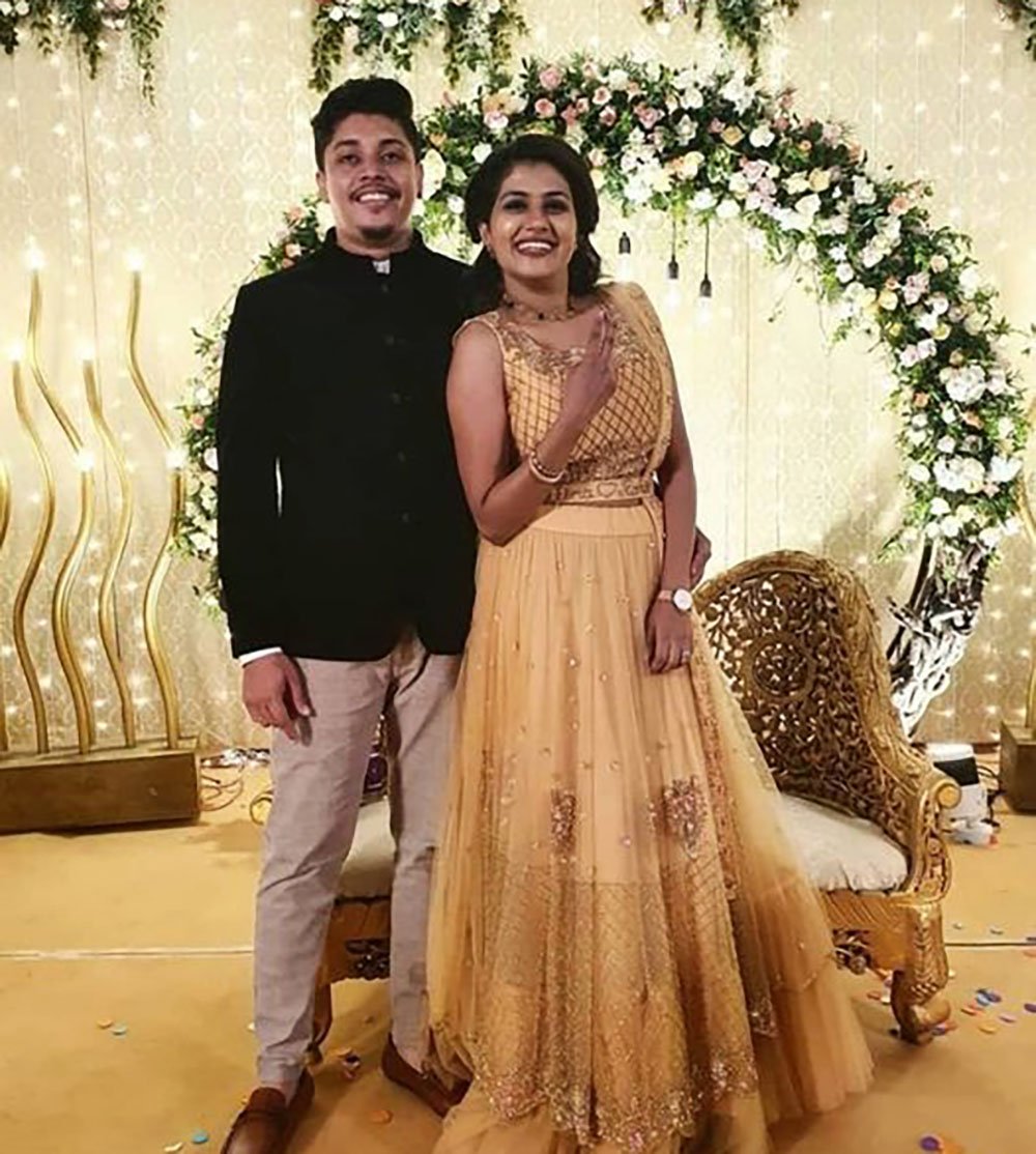 Actress-Alina-Padikkal-Engagement-Photos-1