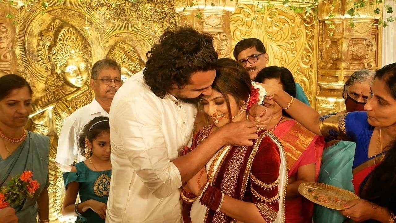 Athmiya-Rajan-Wedding-Photos-1-4