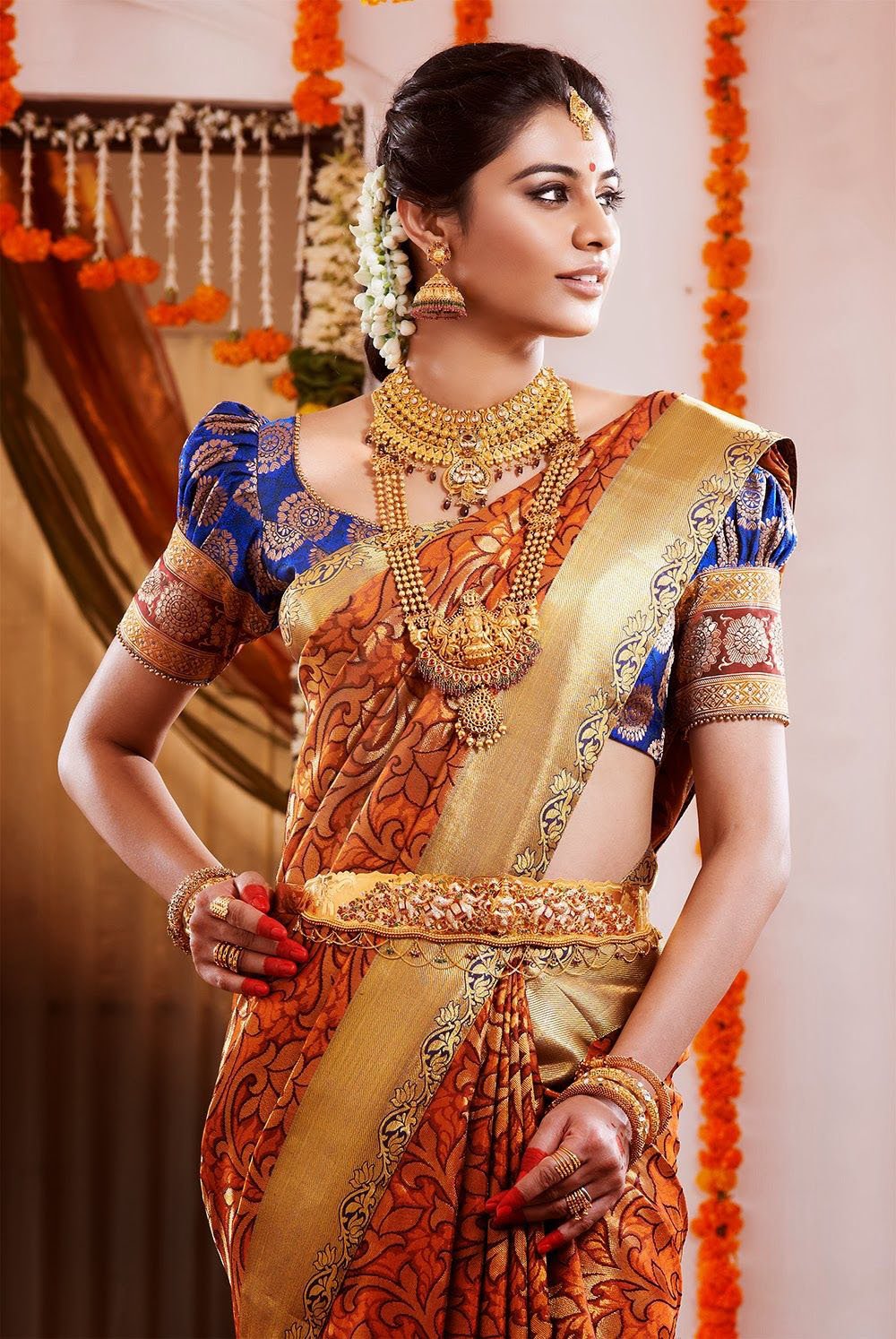 Traditional-Blouse-Designs-With-Puffed-Sleeves