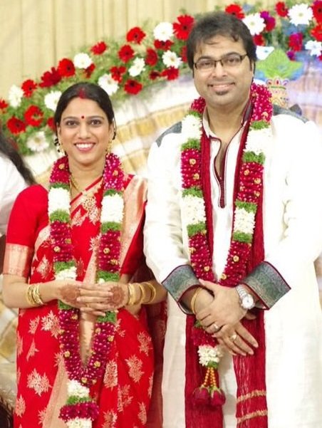 Singer Gayathri Ashokan and Musician Purbayan Chatterjee Wedding Photos (3)