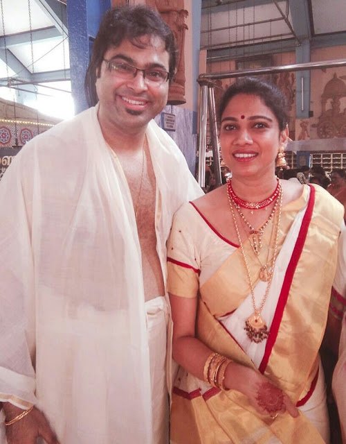 Singer Gayathri Ashokan and Musician Purbayan Chatterjee Wedding Photos (5)