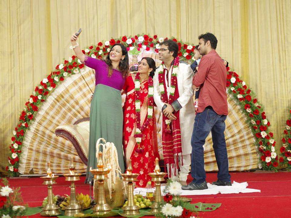Singer Gayathri Ashokan and Musician Purbayan Chatterjee Wedding Photos (6)