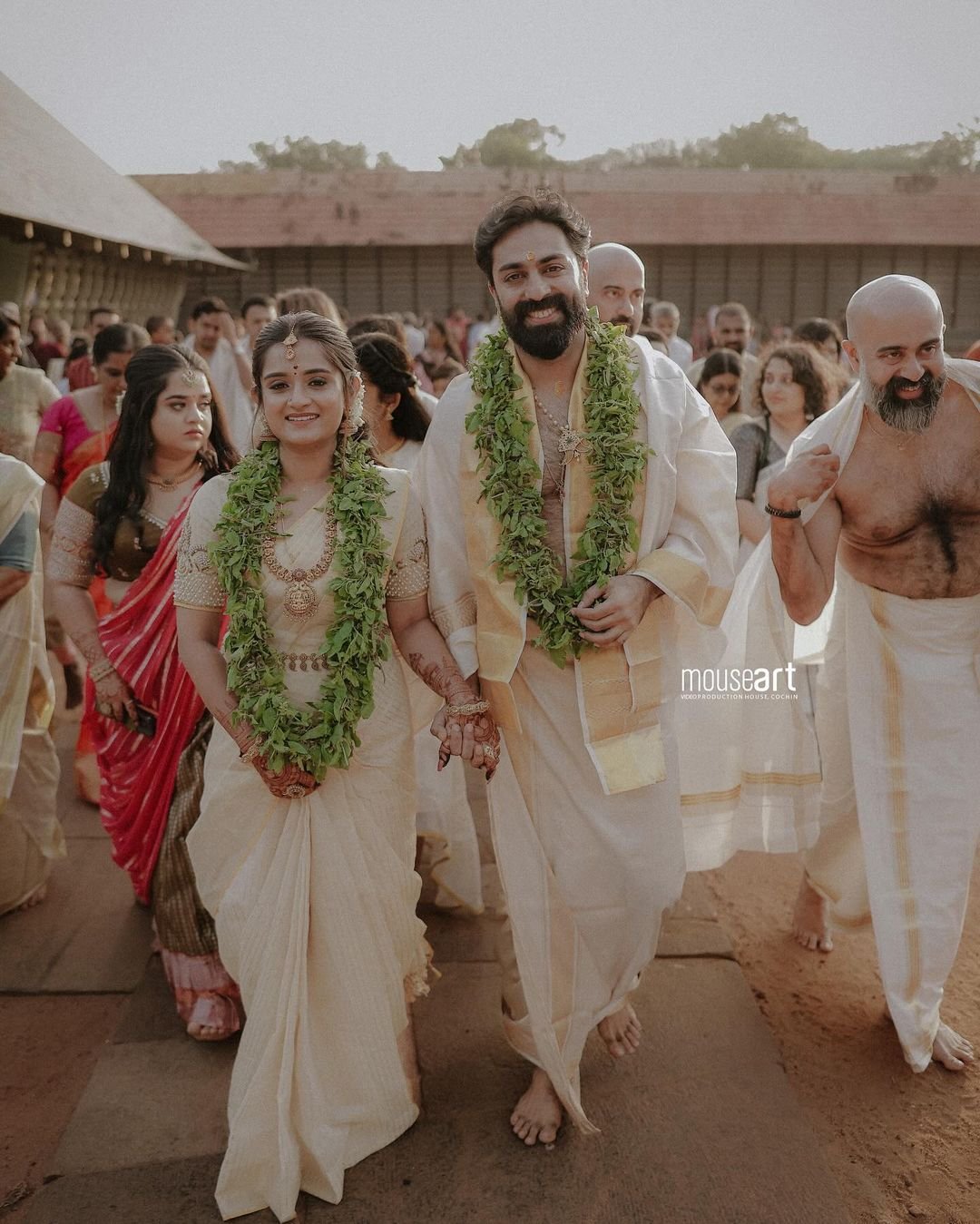 Actor-Govind-Padmasoorya-Actress-Gopika-Anil-Wedding-Photos-2