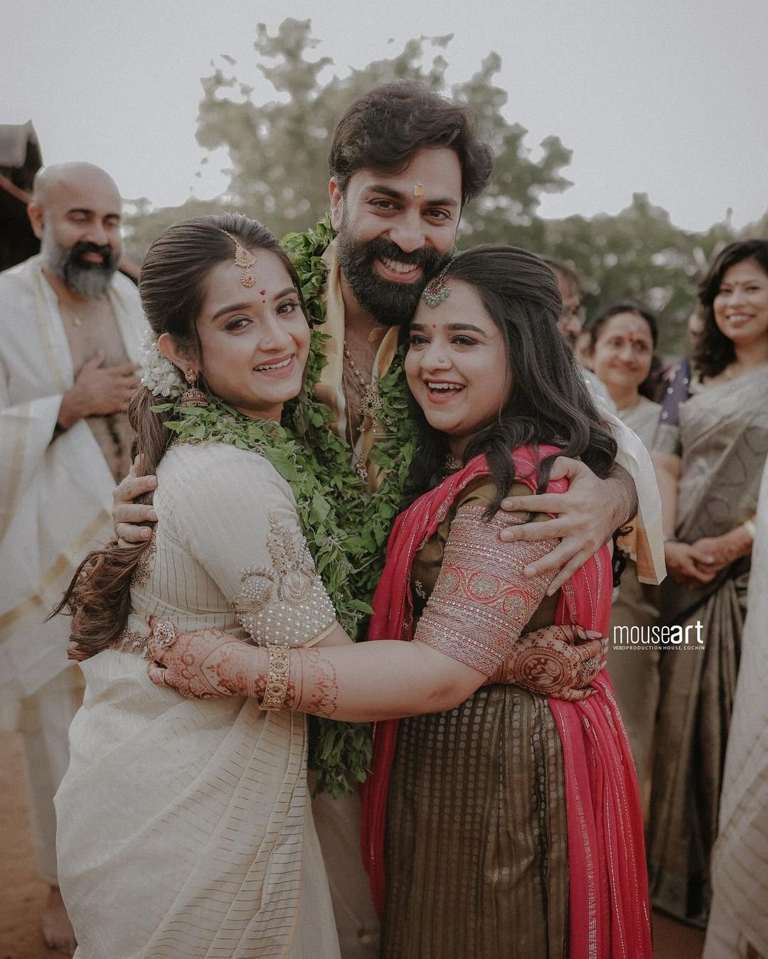Actor-Govind-Padmasoorya-Actress-Gopika-Anil-Wedding-Photos-4