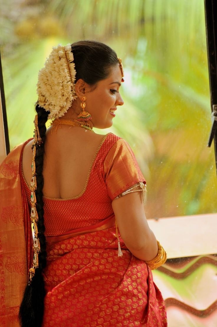 12 Charming Indian Wedding Reception Hairstyles | Styles At Life