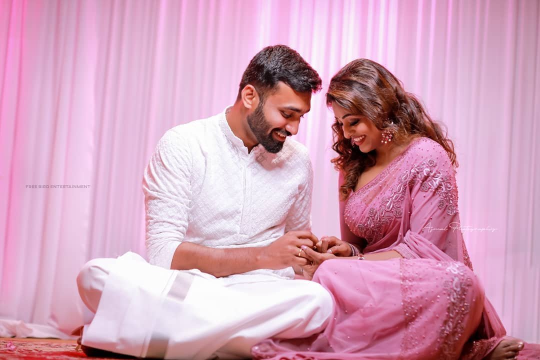 Meera-Anil-Engagement-Photos-1