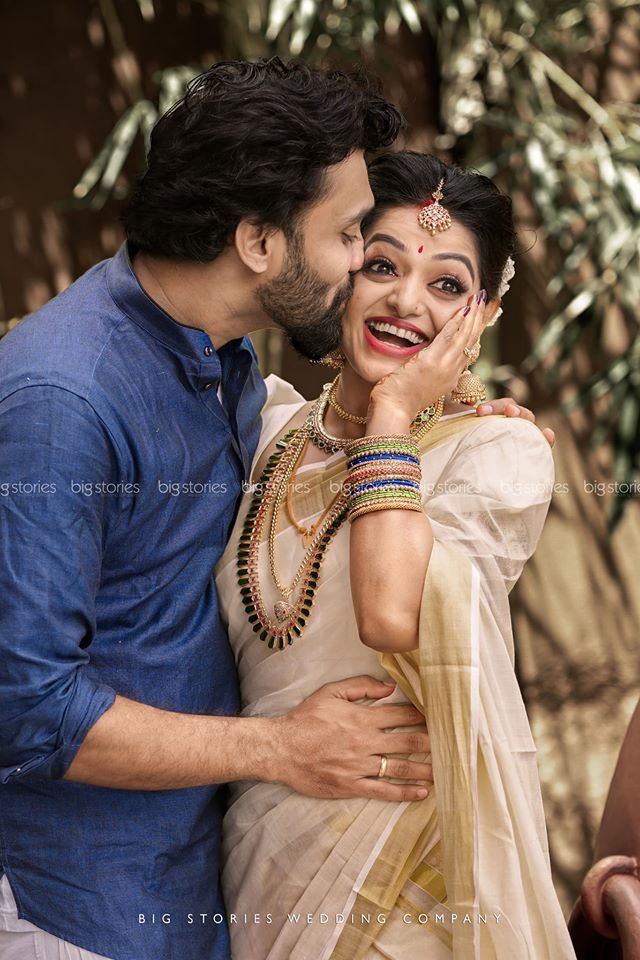Meera-Anilkumar-Love-Scene-Photos-3