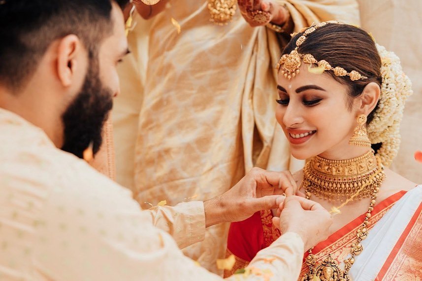Mouni-Roy-Wedding-Photos-2