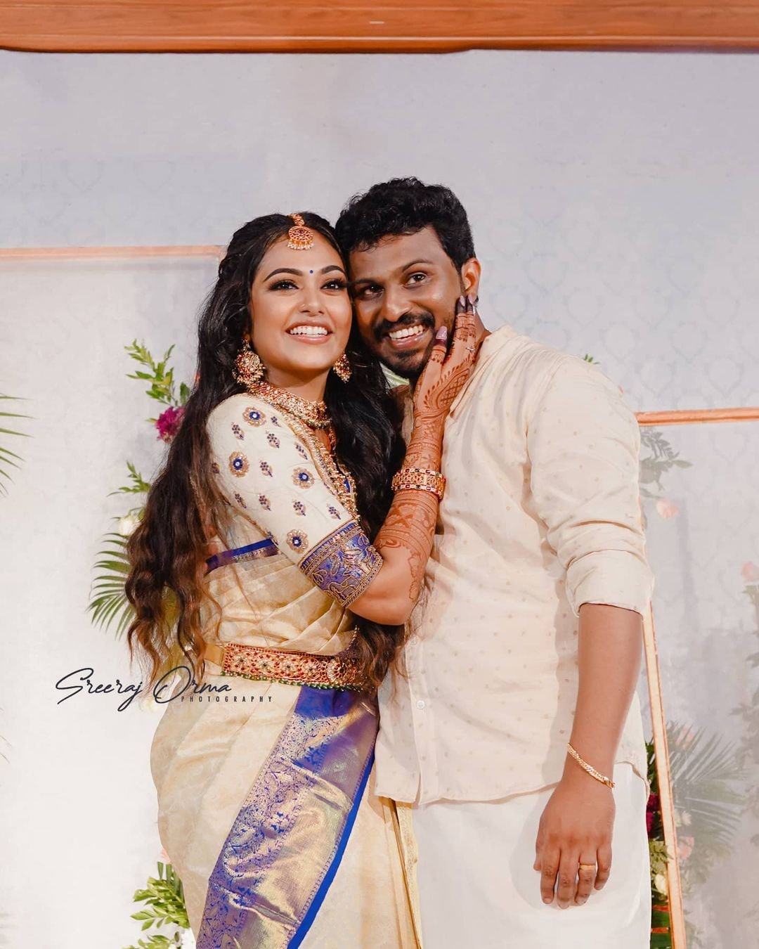 Actress-Rebecca-Santhosh-Wedding-Photos-5