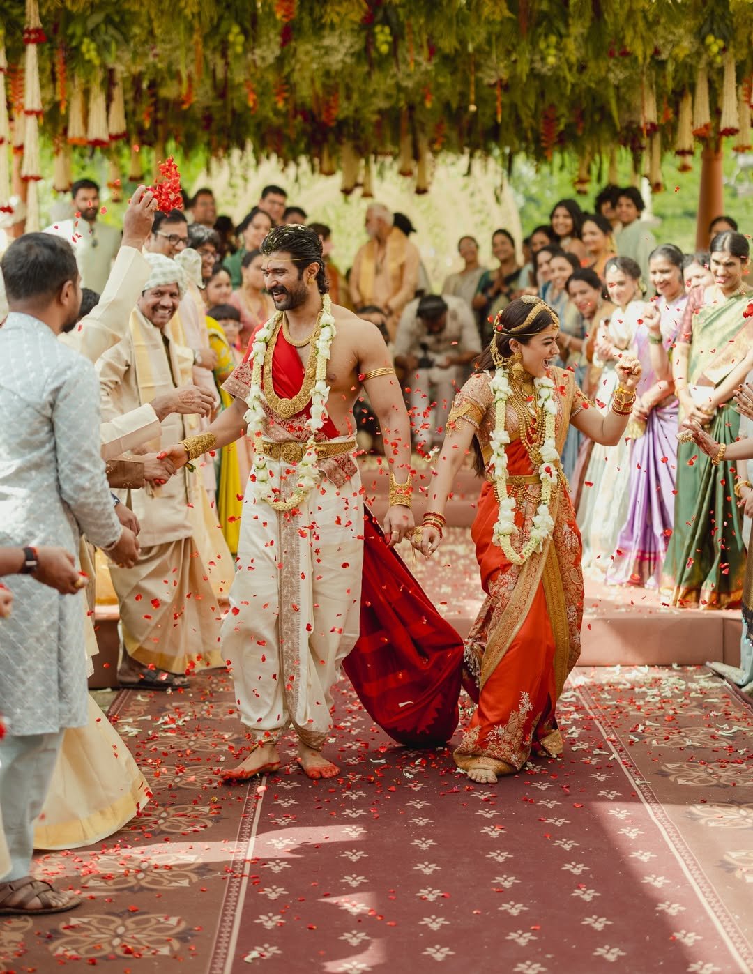 Vijay-Deverakonda-Rashmika-Mandanna-Wedding-Photos-5
